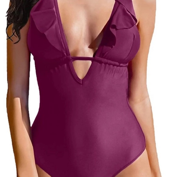 One piece swimsuit - Picture 10 of 10